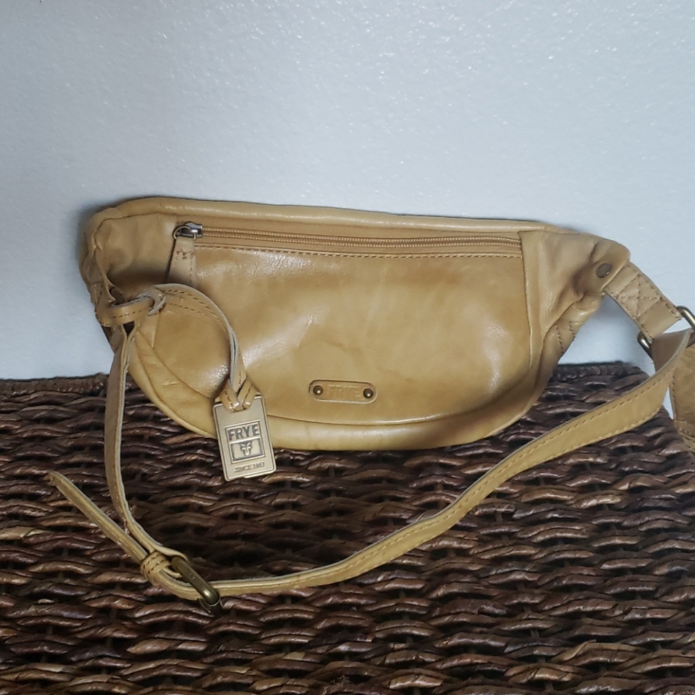 Frye "Madison" Hip/Fanny pack - Picture 2 of 2